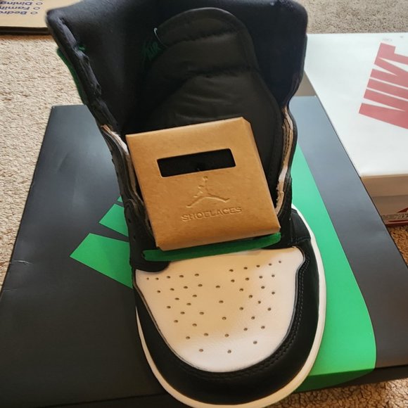 Nike Air Jordan 1 Retro High OG “Lucky Green” - Men 12 (Women's US 13.5) - NIB - Picture 2 of 5